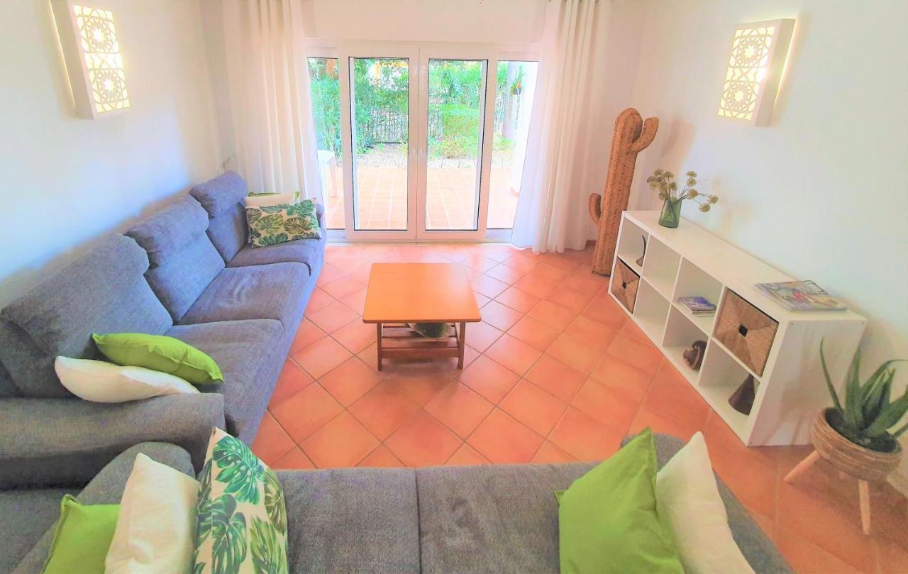 Nice 2 Bedroom Apartment Groundfloor Swimming Pool タヴィラ エクステリア 写真